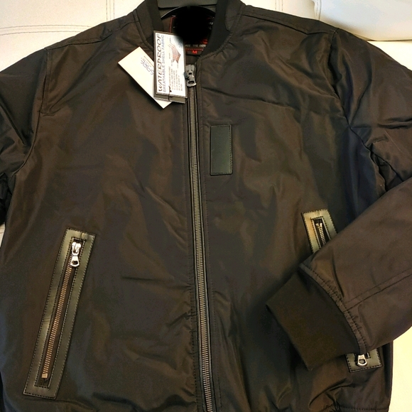 Men's Jacket - Picture 2 of 3